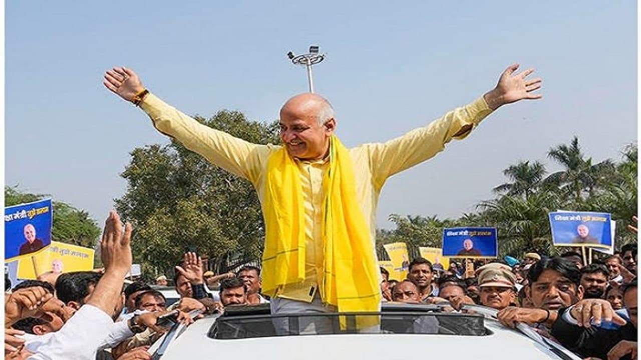 ఢిల్లీ లిక్కర్ స్కాం.. మనీష్ సిసోడియాకు చుక్కెదురు, జోక్యం చేసుకోలేం : తేల్చేసిన సుప్రీంకోర్ట్ ఢిల్లీ లిక్కర్ స్కాం.. మనీష్ సిసోడియాకు చుక్కెదురు, జోక్యం చేసుకోలేం : తేల్చేసిన సుప్రీంకోర్ట్