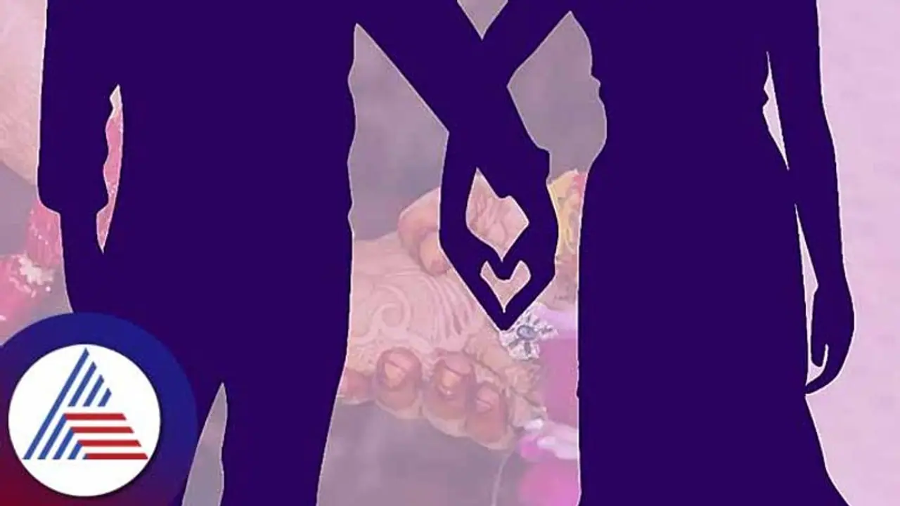 ನಮ್ ಹುಡ್ಗೀನಾ ಬಿಡ್ತೀವಾ..ಮನೆಗೆ ನುಗ್ಗಿ ತಾಯಿ ಎದುರೇ ಗರ್ಲ್ಫ್ರೆಂಡ್ನ್ನು ಕರ್ಕೊಂಡು ಹೋದ ಹುಡ್ಗ! ನಮ್ ಹುಡ್ಗೀನಾ ಬಿಡ್ತೀವಾ..ಮನೆಗೆ ನುಗ್ಗಿ ತಾಯಿ ಎದುರೇ ಗರ್ಲ್ಫ್ರೆಂಡ್ನ್ನು ಕರ್ಕೊಂಡು ಹೋದ ಹುಡ್ಗ!