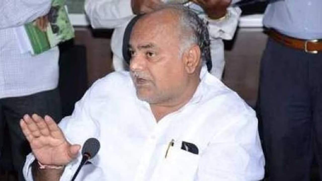 'വായ്പ എഴുതിത്തള്ളുന്നതിനായി കർഷകർ വരൾച്ച ആഗ്രഹിക്കുന്നു'; വിവാദ പരാമർശവുമായി കർണാടക മന്ത്രി 'വായ്പ എഴുതിത്തള്ളുന്നതിനായി കർഷകർ വരൾച്ച ആഗ്രഹിക്കുന്നു'; വിവാദ പരാമർശവുമായി കർണാടക മന്ത്രി