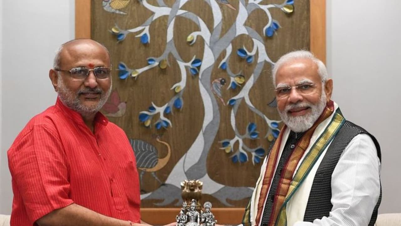 பிரதமர் மோடியை திடீரென சந்தித்த ஜார்க்கண்ட் ஆளுநர் சி.பி.ஆர் எதற்கு தெரியுமா.?