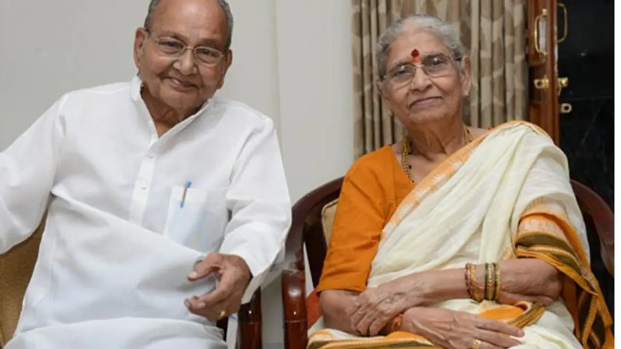 కె. విశ్వనాథ్ కన్నుమూసిన చోటే ప్రాణాలు వదిలిన సతీమణి.. మరణంలోనూ అదే బంధం కె. విశ్వనాథ్ కన్నుమూసిన చోటే ప్రాణాలు వదిలిన సతీమణి.. మరణంలోనూ అదే బంధం