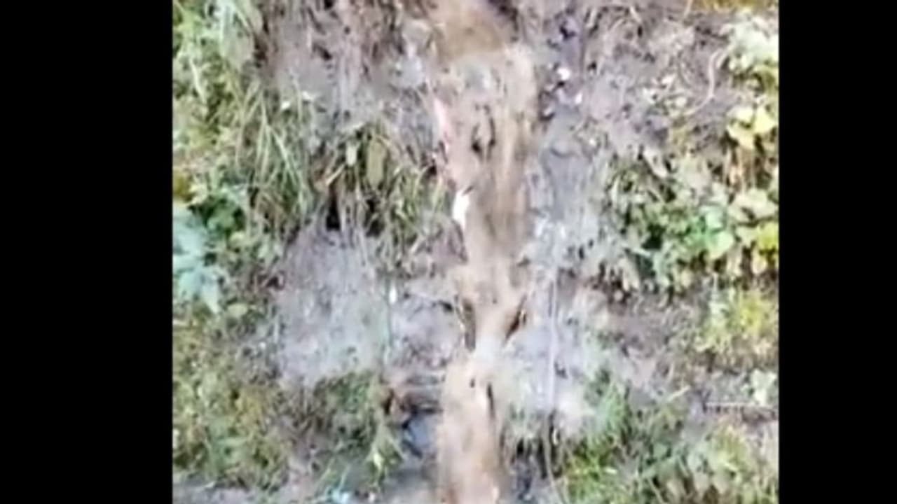 ജോഷിമഠിനെ ആശങ്കയിലാഴ്ത്തി നീരുറവ: ഭൗമശാസ്ത്രജ്ഞർ പരിശോധന തുടങ്ങി ജോഷിമഠിനെ ആശങ്കയിലാഴ്ത്തി നീരുറവ: ഭൗമശാസ്ത്രജ്ഞർ പരിശോധന തുടങ്ങി