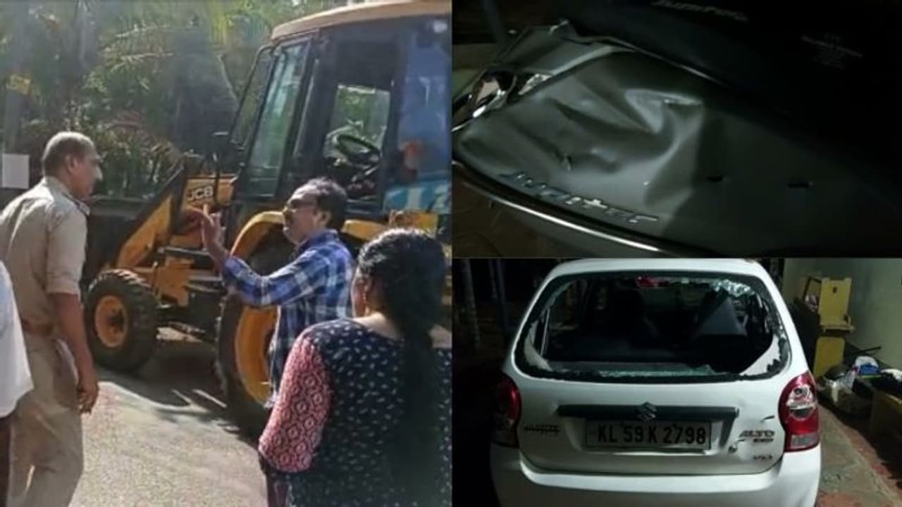 റോഡിന് സ്ഥലം വിട്ടു നൽകിയില്ല: പയ്യന്നൂരിൽ അഭിഭാഷകൻ്റെ കാറും ബൈക്കും അടിച്ചു തകർത്തു റോഡിന് സ്ഥലം വിട്ടു നൽകിയില്ല: പയ്യന്നൂരിൽ അഭിഭാഷകൻ്റെ കാറും ബൈക്കും അടിച്ചു തകർത്തു