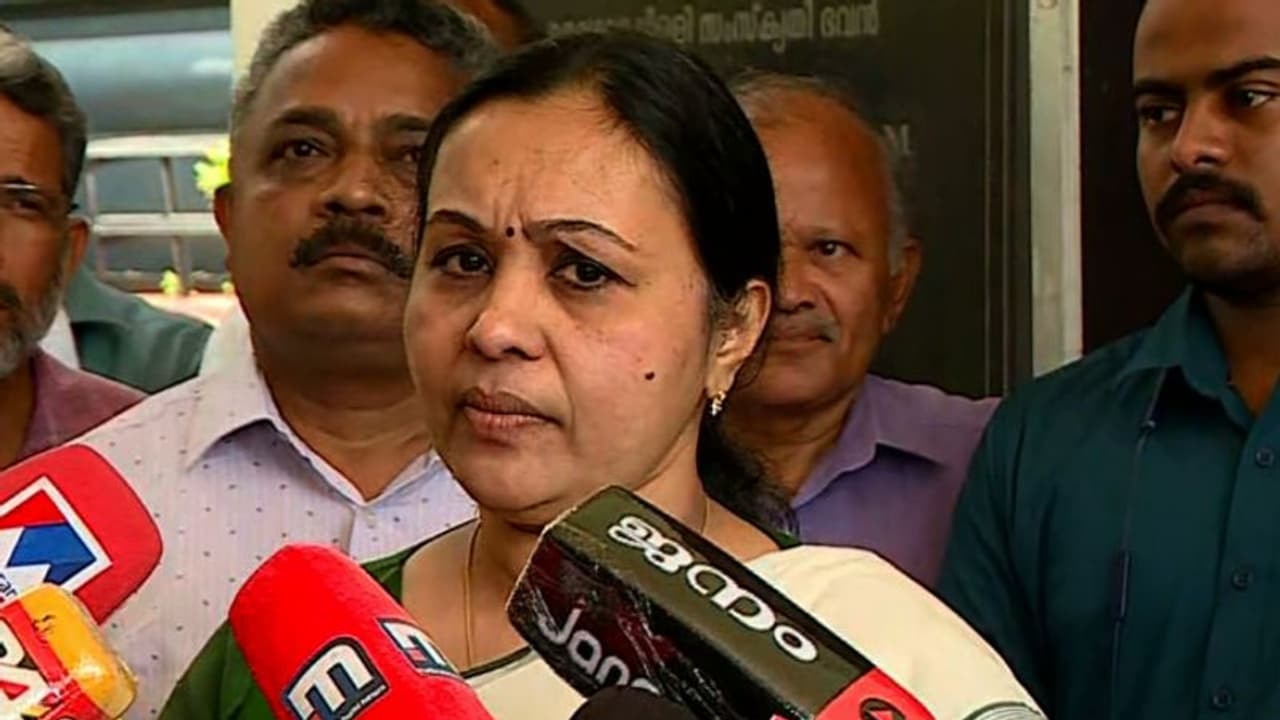 മാര്ച്ച് 1 മുതല് പിജി ഡോക്ടര്മാരുടെ സേവനം താലൂക്ക്, ജില്ലാ, ജനറല് ആശുപത്രികളില് ലഭ്യമാകും: വീണ ജോർജ് മാര്ച്ച് 1 മുതല് പിജി ഡോക്ടര്മാരുടെ സേവനം താലൂക്ക്, ജില്ലാ, ജനറല് ആശുപത്രികളില് ലഭ്യമാകും: വീണ ജോർജ്