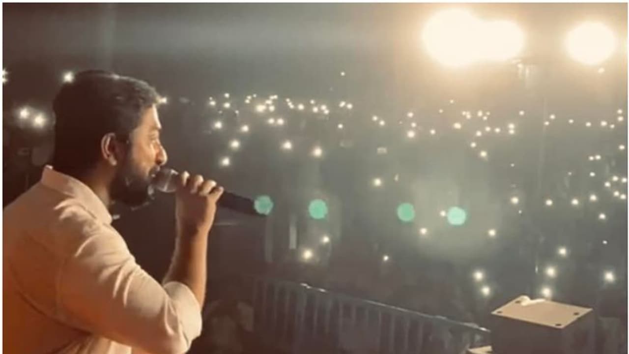 വാരനാട്‌ ക്ഷേത്രത്തിൽ ഗാനമേളക്കിടെ യഥാർത്ഥത്തിൽ സംഭവിച്ചതെന്ത്? സംശയങ്ങളെല്ലാം ദുരീകരിച്ച് വിനീത് ശ്രീനിവാസൻ