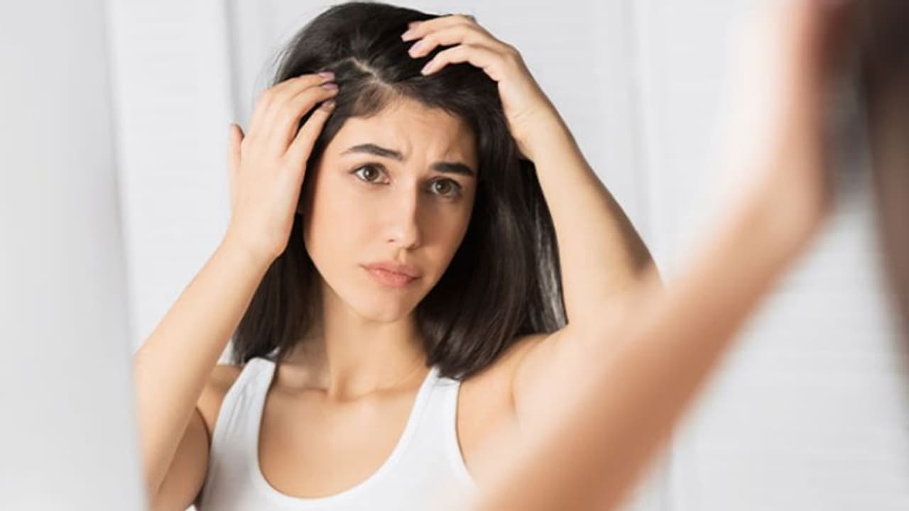 താരൻ അകറ്റാൻ ഇതാ നാല് കിടിലന് ഹെയര് മാസ്കുകള്... താരൻ അകറ്റാൻ ഇതാ നാല് കിടിലന് ഹെയര് മാസ്കുകള്...