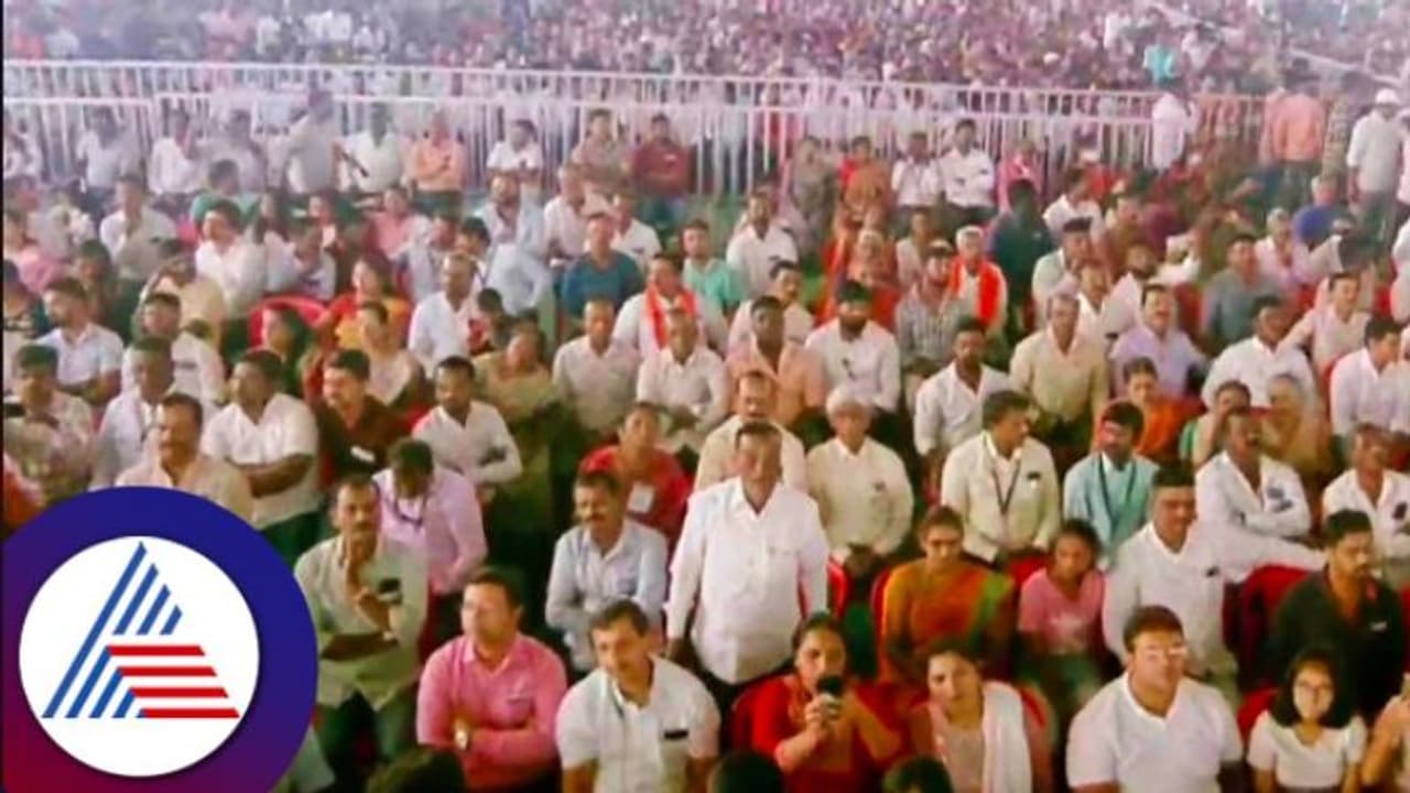 ಶಿವಮೊಗ್ಗ: ನಿರೀಕ್ಷೆ ಮಿರಿ ವಿಮಾನ ನಿಲ್ದಾ​ಣ​ದತ್ತ ಬಂದ ಜನ​ಸಾ​ಗ​ರ 