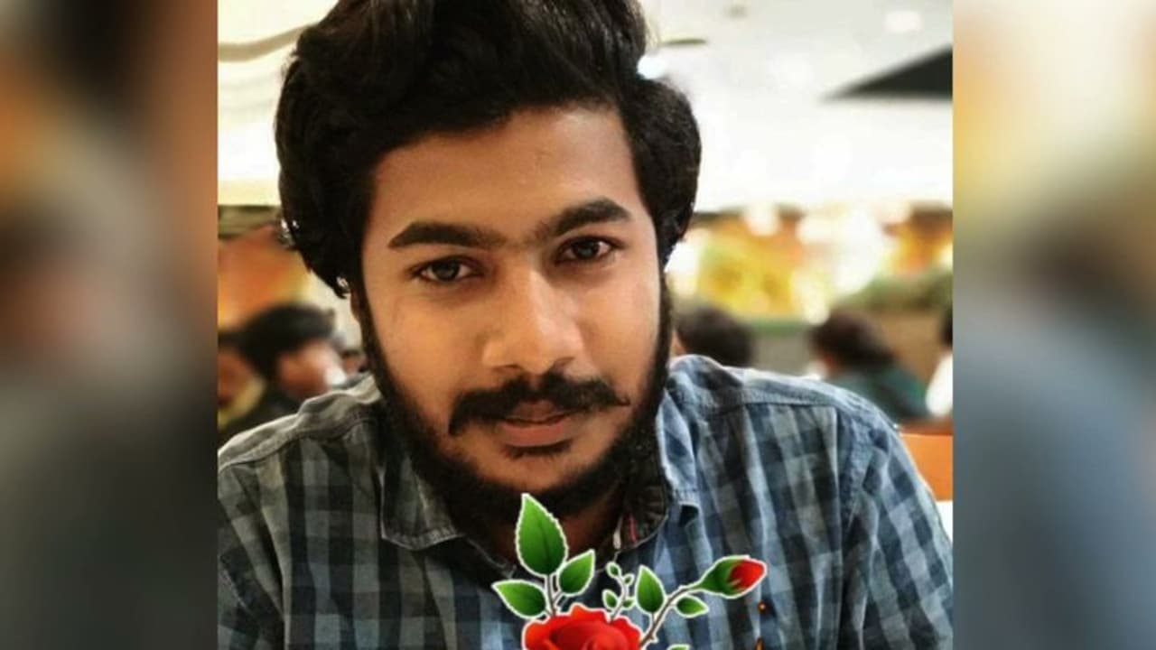 ഓഹരി വിപണിയിൽ പണം നഷ്ടമായി, കടം കയറി; 32 കാരൻ ജീവനൊടുക്കി ഓഹരി വിപണിയിൽ പണം നഷ്ടമായി, കടം കയറി; 32 കാരൻ ജീവനൊടുക്കി