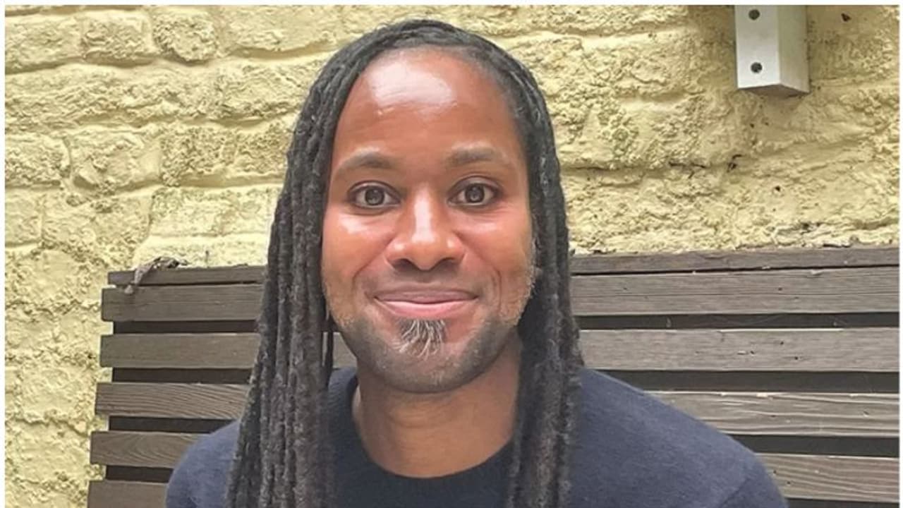 18 വയസ് വരെ എഴുതാനും വായിക്കാനും അറിയില്ല, ഇന്ന് കേംബ്രിഡ്ജ് സര്വകലാശാലാ പ്രൊഫസര് 18 വയസ് വരെ എഴുതാനും വായിക്കാനും അറിയില്ല, ഇന്ന് കേംബ്രിഡ്ജ് സര്വകലാശാലാ പ്രൊഫസര്