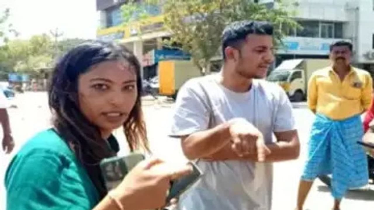 நடுரோட்டில் ஆண் நபருடன் சண்டை போட்ட துணை நடிகை..! அத்துமீறியதாக பரபரப்பு குற்றச்சாட்டு..!