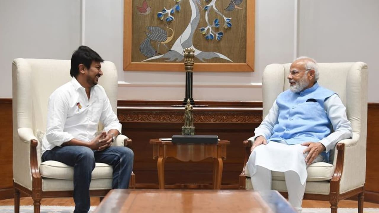 தக்காளி பெட்ரோலோடு போட்டி போடுகிறது; இனியும் வேடிக்கை பார்க்க வேண்டாம் மத்திய அரசுக்கு உதயநிதி கோரிக்கை தக்காளி பெட்ரோலோடு போட்டி போடுகிறது; இனியும் வேடிக்கை பார்க்க வேண்டாம் மத்திய அரசுக்கு உதயநிதி கோரிக்கை