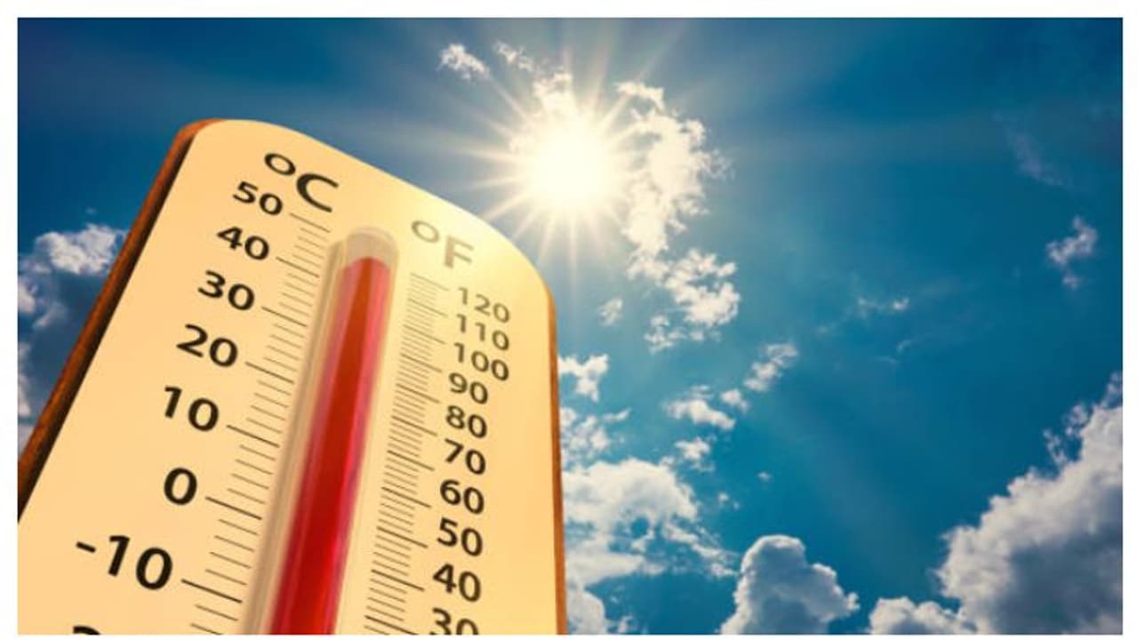 സംസ്ഥാനത്ത് ഇന്നും താപനില ഉയർന്നു നിലയിൽ തുടരും, തിരുവനന്തപുരം,കോഴിക്കോട് ജില്ലകളിൽ ജാഗ്രത പാലിക്കാൻ നിർദേശം