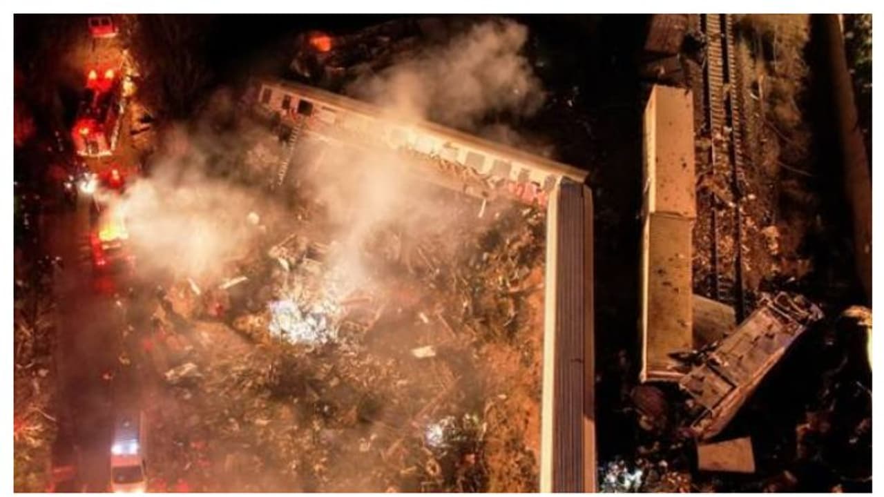 ഗ്രീസിൽ ട്രെയിനുകൾ കൂട്ടിമുട്ടി 26 മരണം; 85 പേർക്ക് പരിക്ക് ഗ്രീസിൽ ട്രെയിനുകൾ കൂട്ടിമുട്ടി 26 മരണം; 85 പേർക്ക് പരിക്ക്