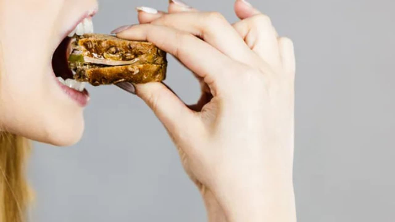 വണ്ണം കുറയ്ക്കാന് പരീക്ഷിക്കാം ഈ അഞ്ച് 'സിംപിള്' ടിപ്പുകള്... വണ്ണം കുറയ്ക്കാന് പരീക്ഷിക്കാം ഈ അഞ്ച് 'സിംപിള്' ടിപ്പുകള്...