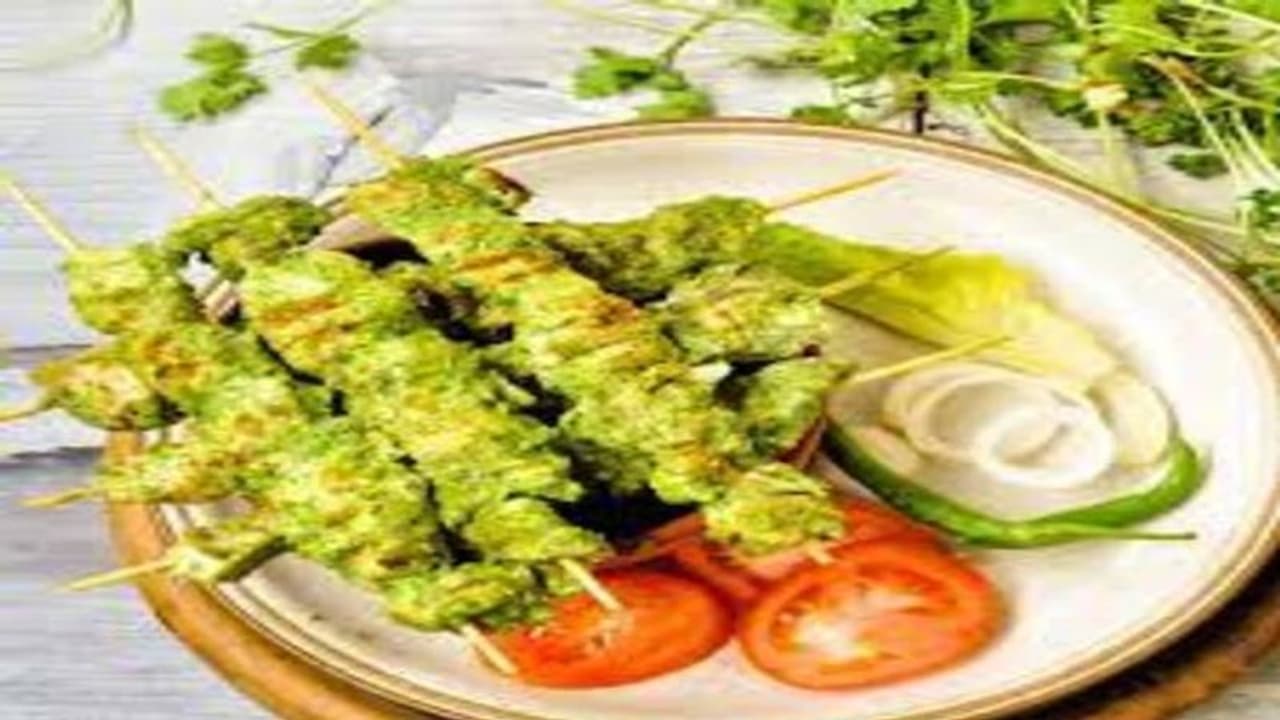 ரெஸ்டாரண்ட் ஸ்டைலில் க்ரீன் சிக்கன் டிக்கா! எப்படி செய்வது பார்க்கலாம் வாங்க! ரெஸ்டாரண்ட் ஸ்டைலில் க்ரீன் சிக்கன் டிக்கா! எப்படி செய்வது பார்க்கலாம் வாங்க!