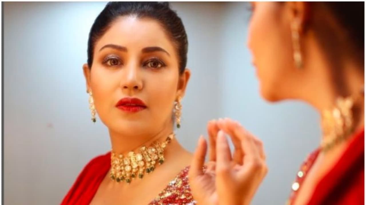 Influenza B virus ಸೋಂಕಿಗೆ ಒಳಗಾದ ಖ್ಯಾತ ನಟಿ; ಮಕ್ಕಳಿಂದ ದೂರ ಇರಬೇಕೆಂದು ಅಳಲು ತೋಡಿಕೊಂಡ ಡೆಬಿನಾ Influenza B virus ಸೋಂಕಿಗೆ ಒಳಗಾದ ಖ್ಯಾತ ನಟಿ; ಮಕ್ಕಳಿಂದ ದೂರ ಇರಬೇಕೆಂದು ಅಳಲು ತೋಡಿಕೊಂಡ ಡೆಬಿನಾ