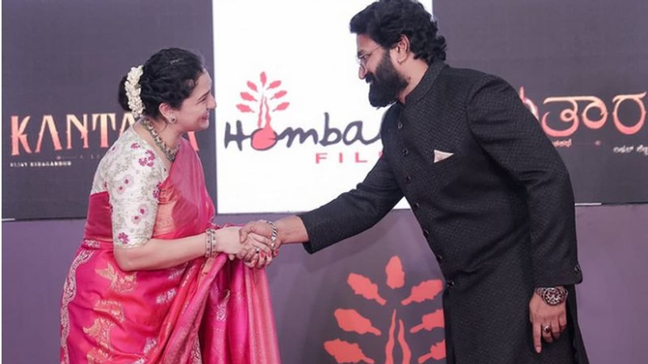 ഭാര്യ പ്രഗതിക്ക് പ്രണയാര്ദ്രമായ ജന്മദിന ആശംസകള് നേര്ന്ന് ഋഷഭ് ഷെട്ടി ഭാര്യ പ്രഗതിക്ക് പ്രണയാര്ദ്രമായ ജന്മദിന ആശംസകള് നേര്ന്ന് ഋഷഭ് ഷെട്ടി