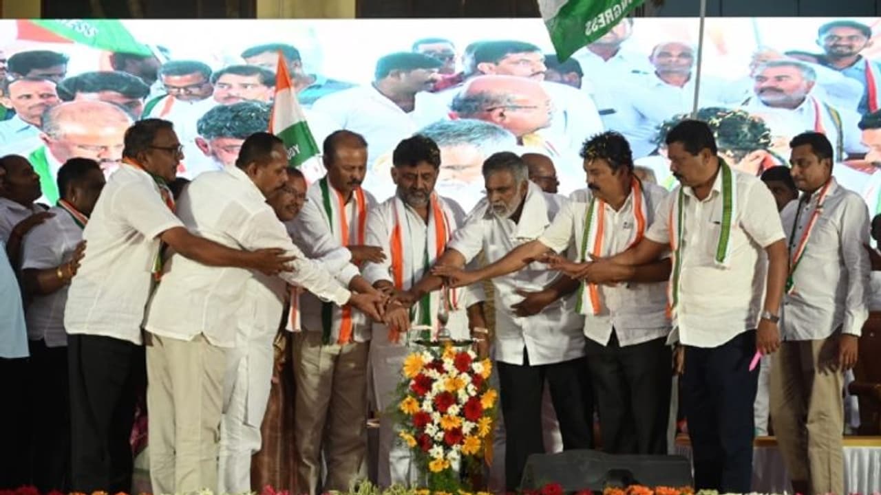 ಮಣ್ಣಿನ ಮಗನಿಗೆ ಒಂದು ಅವಕಾಶ ಕೊಡಿ: ಮತ್ತೊಮ್ಮೆ ಸಿಎಂ ಬಯಕೆ ಬಿಚ್ಚಿಟ್ಟ ಡಿ.ಕೆ. ಶಿವಕುಮಾರ್