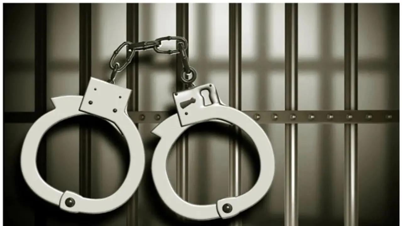 ರ್ಯಾಪ್ ಗಾಯಕನಾಗಲು ಕಳ್ಳತನ ಮಾಡ್ದ: ಹಾಡು ಹೇಳಿಯೇ ಜೈಲು ಪಾಲಾದ ಯುವಕ..! ರ್ಯಾಪ್ ಗಾಯಕನಾಗಲು ಕಳ್ಳತನ ಮಾಡ್ದ: ಹಾಡು ಹೇಳಿಯೇ ಜೈಲು ಪಾಲಾದ ಯುವಕ..!