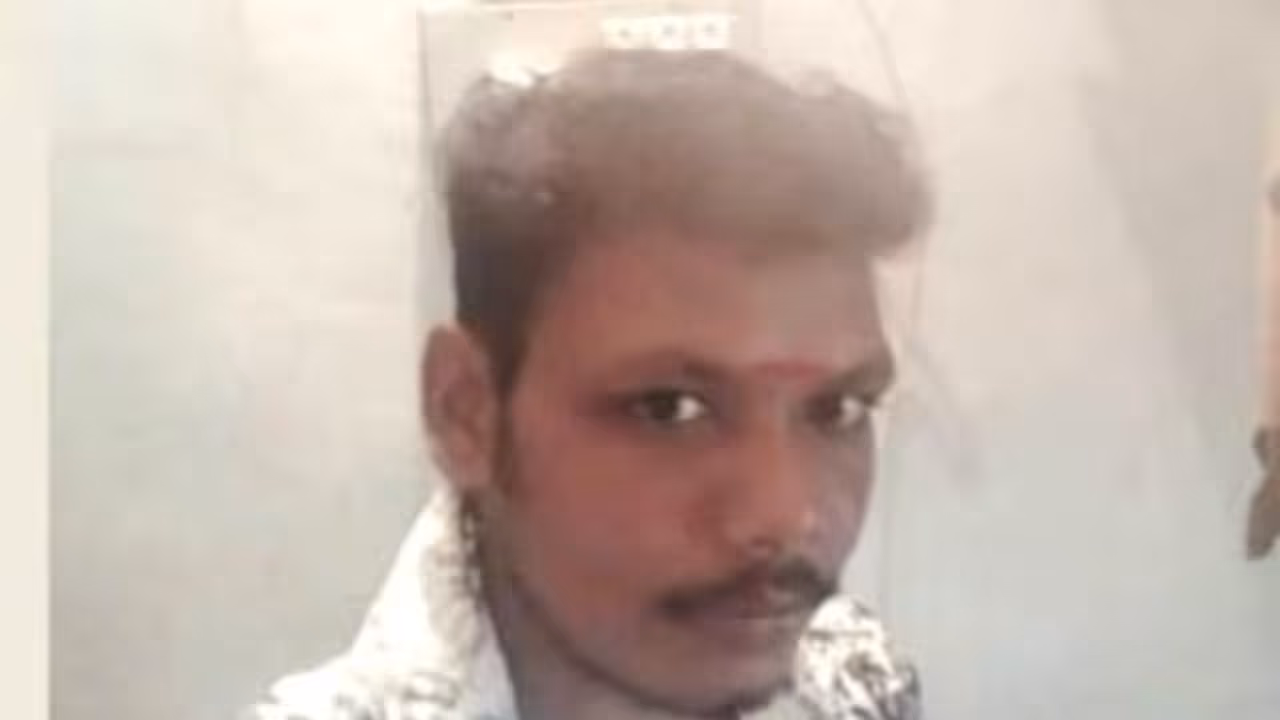 'ഞാൻ അച്ഛനെ കൊന്നു, മദ്യലഹരിയിൽ മകൻ അയൽവാസികളോട്'; പതിവ് വഴക്കെന്ന് കരുതി, വീട്ടുകാരെത്തിയപ്പോള്‍ ഞെട്ടി 