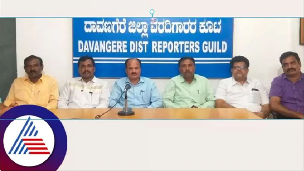 7th Pay Commission : ಸರ್ಕಾರದ ಭರವಸೆ ತೃಪ್ತಿ ತಂದಿಲ್ಲ; ಹೋರಾಟ ಜೀವಂತ : ಬಿ.ಪಾಲಾಕ್ಷಿ 7th Pay Commission : ಸರ್ಕಾರದ ಭರವಸೆ ತೃಪ್ತಿ ತಂದಿಲ್ಲ; ಹೋರಾಟ ಜೀವಂತ : ಬಿ.ಪಾಲಾಕ್ಷಿ