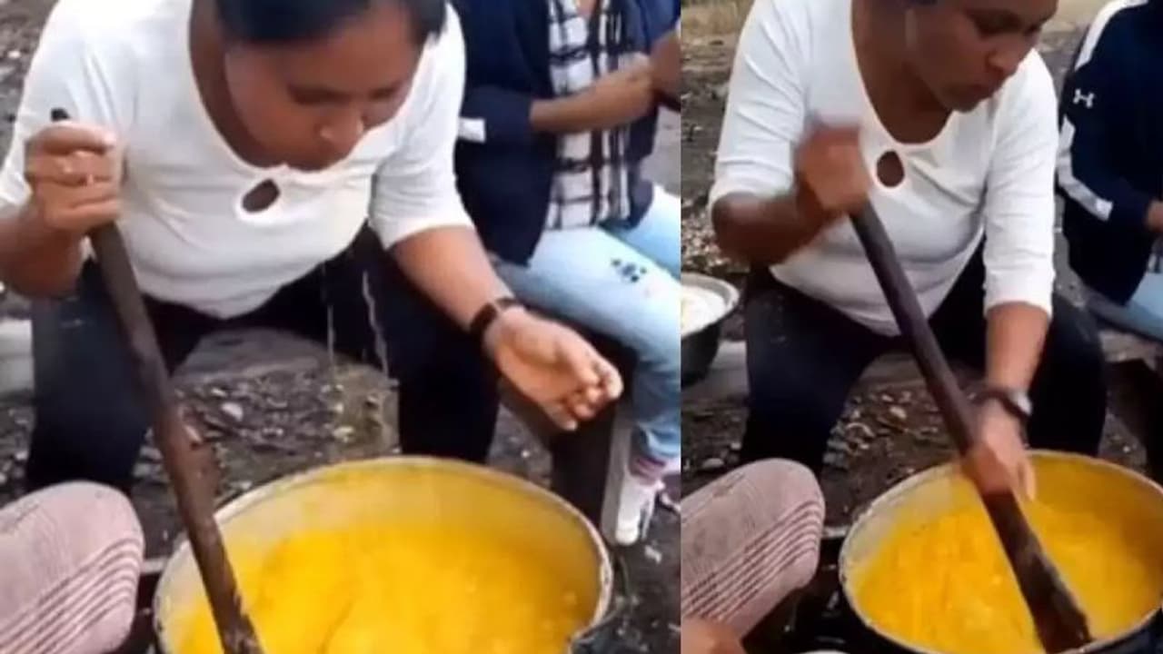 ಛೀ..ಇದೆಂಥಾ ಅಸಹ್ಯ..ಉಗುಳಿ ಆಹಾರ ತಯಾರಿಸ್ತಾಳೆ ಮಹಿಳೆ, ವೀಡಿಯೋ ವೈರಲ್ ಛೀ..ಇದೆಂಥಾ ಅಸಹ್ಯ..ಉಗುಳಿ ಆಹಾರ ತಯಾರಿಸ್ತಾಳೆ ಮಹಿಳೆ, ವೀಡಿಯೋ ವೈರಲ್