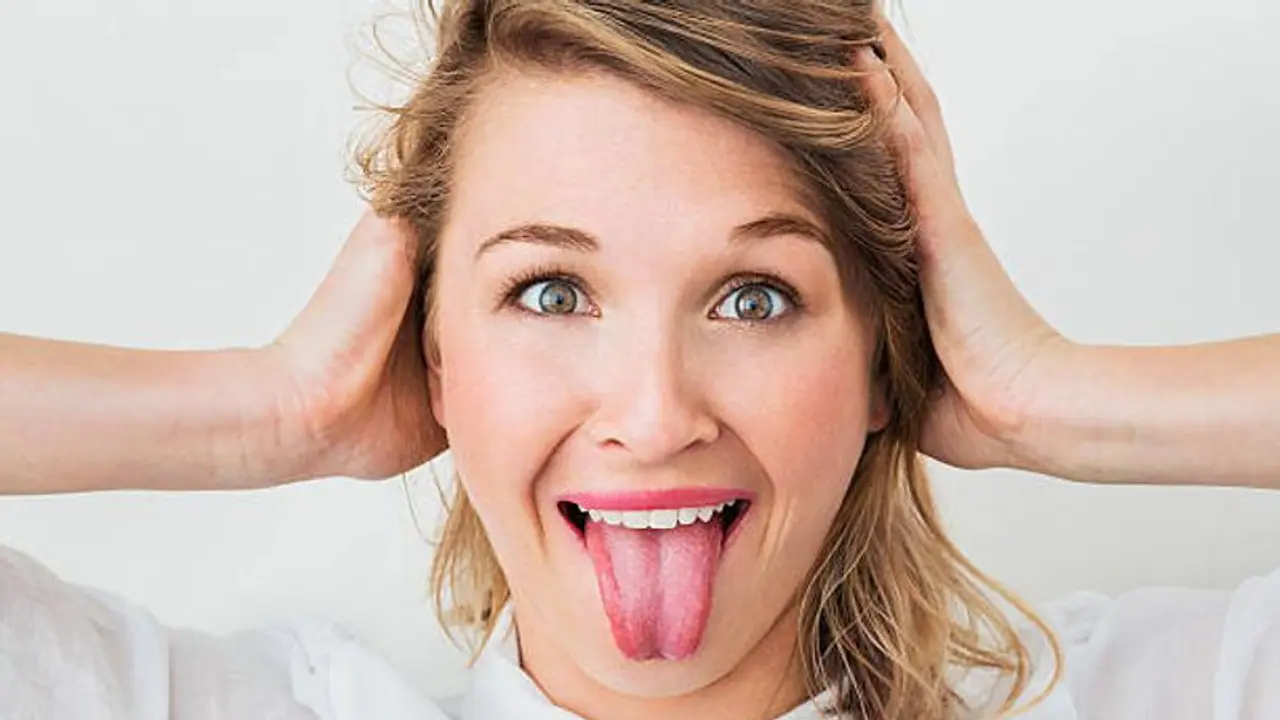 ನಾಲಿಗೆ ಕತ್ತರಿಸಿದ ನಂತರವೂ ಸರಾಗವಾಗಿ ಮಾತನಾಡಿದ ಮಹಿಳೆ, ದಂಗಾದ ವೈದ್ಯರು! ನಾಲಿಗೆ ಕತ್ತರಿಸಿದ ನಂತರವೂ ಸರಾಗವಾಗಿ ಮಾತನಾಡಿದ ಮಹಿಳೆ, ದಂಗಾದ ವೈದ್ಯರು!