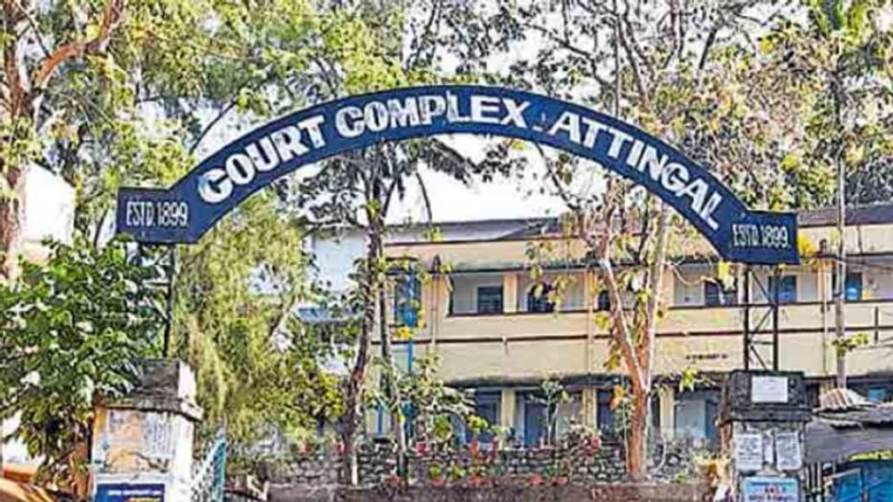 ഗാർഹിക പീഡനക്കേസ്: ഡോക്ടർക്കെതിരെ വിധി: ഭാര്യക്ക് 50000വും മകൾക്ക് 80000വും ജീവനാംശം നൽകണം ഗാർഹിക പീഡനക്കേസ്: ഡോക്ടർക്കെതിരെ വിധി: ഭാര്യക്ക് 50000വും മകൾക്ക് 80000വും ജീവനാംശം നൽകണം