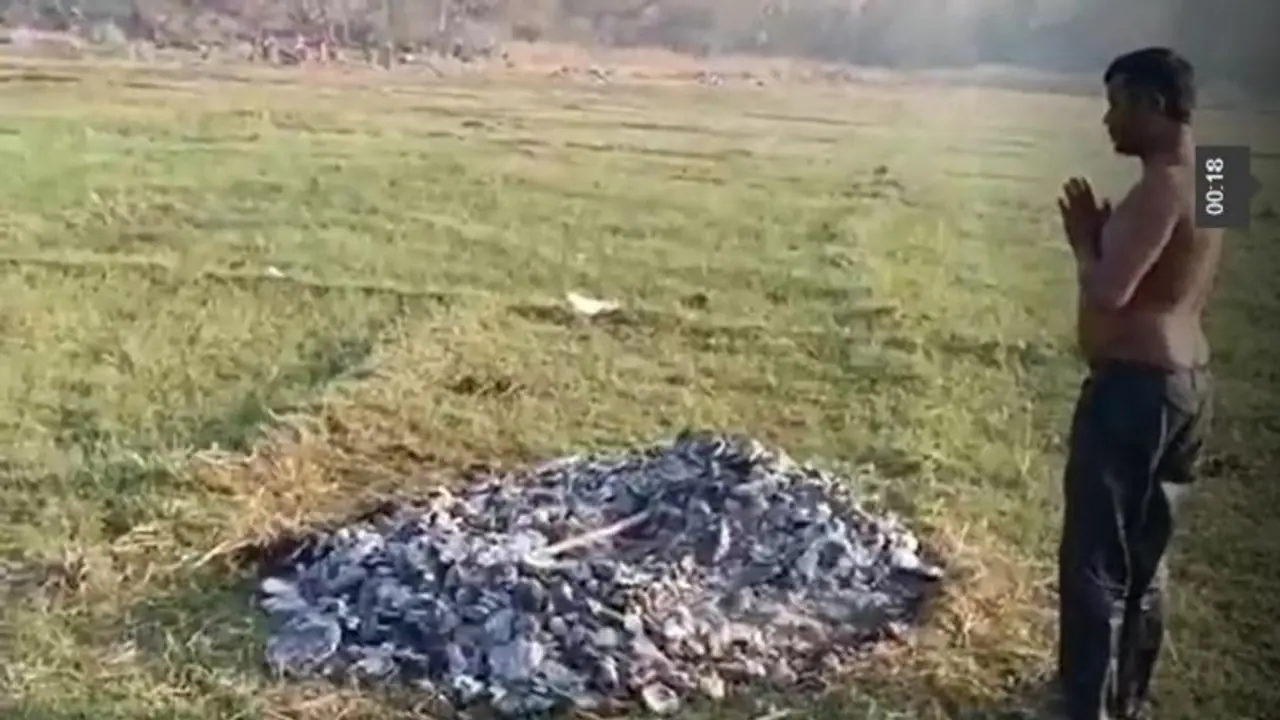 ಅಕ್ರಮ ಸಂಬಂಧವಿಲ್ಲ ಸಾಬೀತುಪಡಿಸಲು ಕಾದ ಕಬ್ಬಿಣ ಹಿಡಿಯುವ ಅಗ್ನಿಪರೀಕ್ಷೆ! ಅಕ್ರಮ ಸಂಬಂಧವಿಲ್ಲ ಸಾಬೀತುಪಡಿಸಲು ಕಾದ ಕಬ್ಬಿಣ ಹಿಡಿಯುವ ಅಗ್ನಿಪರೀಕ್ಷೆ!