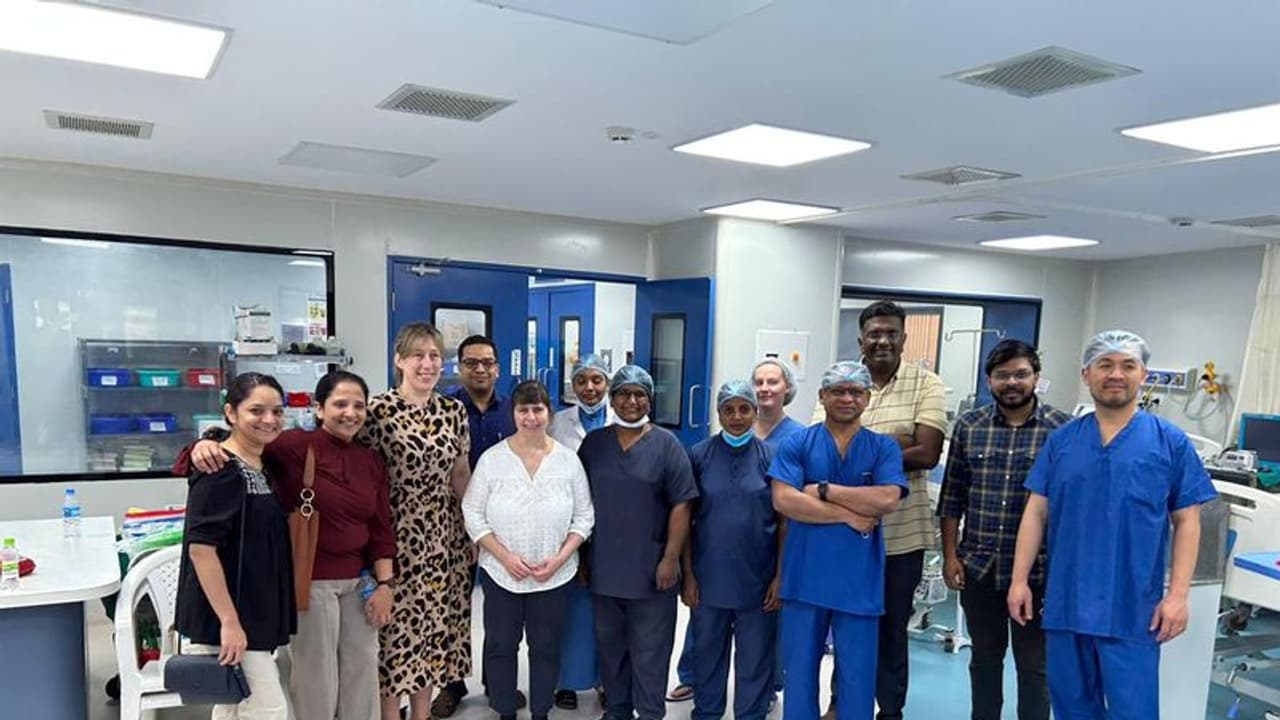 నిమ్స్లో చిన్నారులకు గుండె ఆపరేషన్లు.. మంత్రి హరీశ్ రావు పిలుపుతో రంగంలోకి బ్రిటన్ వైద్యుల బృందం నిమ్స్లో చిన్నారులకు గుండె ఆపరేషన్లు.. మంత్రి హరీశ్ రావు పిలుపుతో రంగంలోకి బ్రిటన్ వైద్యుల బృందం
