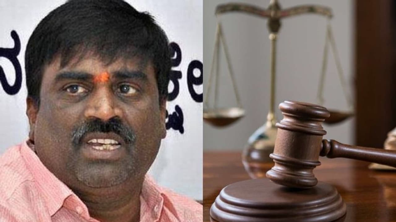 ಅಕ್ರಮ ರಿವಾಲ್ವರ್ ಹೊಂದಿದ್ದ ಶಾಸಕ ಸೋಮಶೇಖರ್ ರೆಡ್ಡಿ ದೋಷಿ: ಮ್ಯಾಜಿಸ್ಟ್ರೇಟ್ ಕೋರ್ಟ್ ಶಿಕ್ಷೆ ಜಾರಿ ಅಕ್ರಮ ರಿವಾಲ್ವರ್ ಹೊಂದಿದ್ದ ಶಾಸಕ ಸೋಮಶೇಖರ್ ರೆಡ್ಡಿ ದೋಷಿ: ಮ್ಯಾಜಿಸ್ಟ್ರೇಟ್ ಕೋರ್ಟ್ ಶಿಕ್ಷೆ ಜಾರಿ