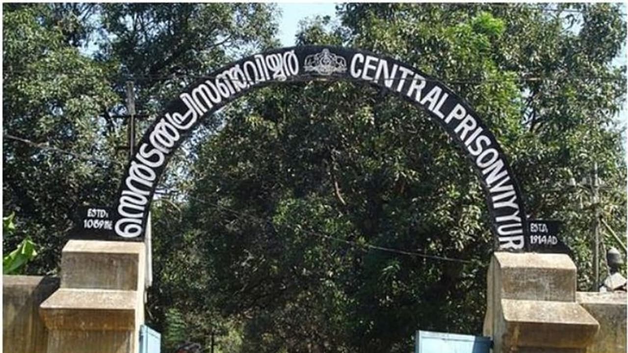 7 മാസം പ്രായമുള്ള കുഞ്ഞിനെ പീഡിപ്പിച്ചു, 18 വർഷമായി ജയിലിലുള്ള മകന്റെ മോചനം തേടി അമ്മ, എതിർത്ത് ജയിൽ ഡിജിപി 7 മാസം പ്രായമുള്ള കുഞ്ഞിനെ പീഡിപ്പിച്ചു, 18 വർഷമായി ജയിലിലുള്ള മകന്റെ മോചനം തേടി അമ്മ, എതിർത്ത് ജയിൽ ഡിജിപി