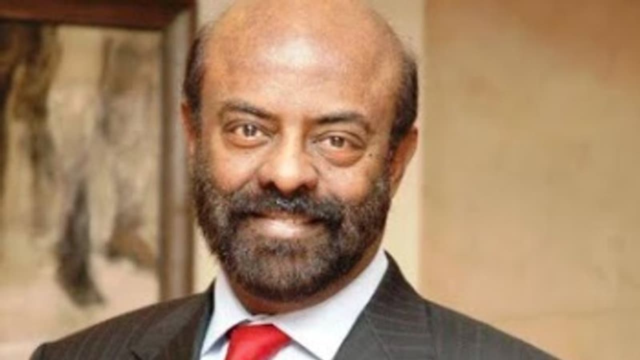 ഒരു ദിവസം സംഭാവന ചെയ്യുന്നത് 6 കോടി! തമിഴ്നാട്ടിലെ ഈ കോടീശ്വരൻ സൂപ്പറാ... ഒരു ദിവസം സംഭാവന ചെയ്യുന്നത് 6 കോടി! തമിഴ്നാട്ടിലെ ഈ കോടീശ്വരൻ സൂപ്പറാ...