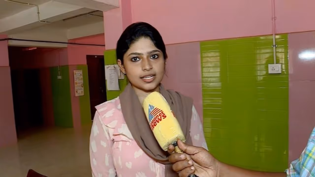 80 ശതമാനം കേള്‍വിക്കുറവ്, പക്ഷേ ചികിത്സയിലൂടെ തോല്‍പിച്ചു; ലോകാരോഗ്യ സംഘടനയുടെ പോസ്റ്ററില്‍ ഇടം നേടി മലയാളി