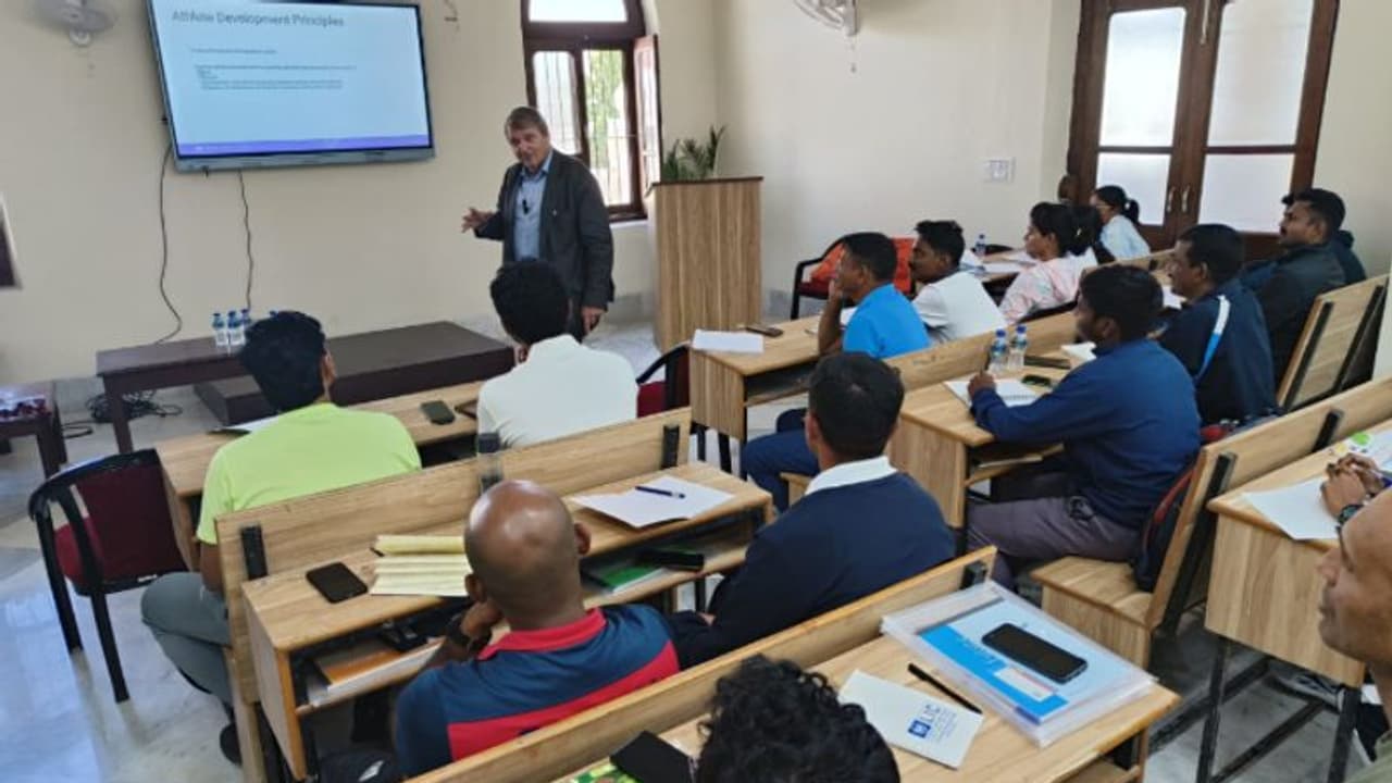 പ്രതീക്ഷയേറുന്ന പരിശീലന പദ്ധതികളുമായി എഎഫ്ഐ; അത്ലറ്റിക് ഫെഡറേഷന്റെ കോച്ചിംഗ് ക്യാംപിന് തുടക്കം പ്രതീക്ഷയേറുന്ന പരിശീലന പദ്ധതികളുമായി എഎഫ്ഐ; അത്ലറ്റിക് ഫെഡറേഷന്റെ കോച്ചിംഗ് ക്യാംപിന് തുടക്കം