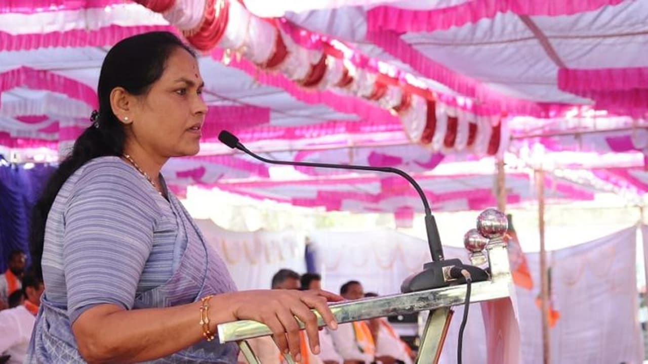 ಕಾಂಗ್ರೆಸ್ ಅಂದರೆ ಜಾತಿ ಮಧ್ಯೆ ಒಡೆದಾಳುವ ಪಕ್ಷ: ಕೇಂದ್ರ ಸಚಿವೆ ಶೋಭಾ ಕರಂದ್ಲಾಜೆ ಕಾಂಗ್ರೆಸ್ ಅಂದರೆ ಜಾತಿ ಮಧ್ಯೆ ಒಡೆದಾಳುವ ಪಕ್ಷ: ಕೇಂದ್ರ ಸಚಿವೆ ಶೋಭಾ ಕರಂದ್ಲಾಜೆ