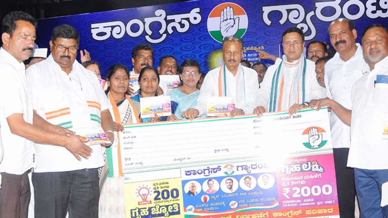 ಬಿಜೆಪಿ ಅಂದ್ರೆ ಭ್ರಷ್ಟ ಜನತಾ ಪಾರ್ಟಿ, ಭ್ರಷ್ಟಶೂರ ಬೊಮ್ಮಾಯಿ: ಸುರ್ಜೆವಾಲಾ ಟೀಕೆ