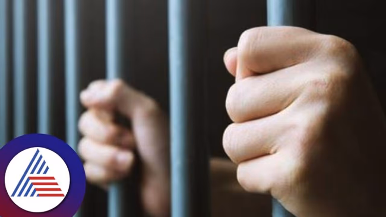 250 ஆண்டுகள் சிறை தண்டனை! ரூ.4000 கோடி சிட்பண்ட் மோசடி வழக்கில் அதிரடி தீர்ப்பு 250 ஆண்டுகள் சிறை தண்டனை! ரூ.4000 கோடி சிட்பண்ட் மோசடி வழக்கில் அதிரடி தீர்ப்பு