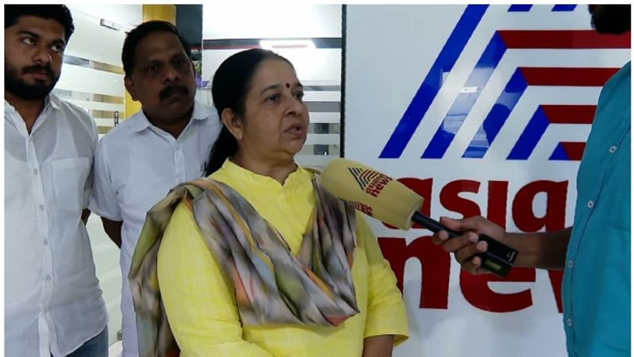 ബ്രഹ്മപുരം തീപിടുത്തം; അടിയന്തര നടപടികൾ സ്വീകരിക്കണം; ഹൈക്കോടതിയിൽ റിട്ട് ഹർജി സമർപ്പിച്ച് ഉമ തോമസ് എംഎൽഎ ബ്രഹ്മപുരം തീപിടുത്തം; അടിയന്തര നടപടികൾ സ്വീകരിക്കണം; ഹൈക്കോടതിയിൽ റിട്ട് ഹർജി സമർപ്പിച്ച് ഉമ തോമസ് എംഎൽഎ