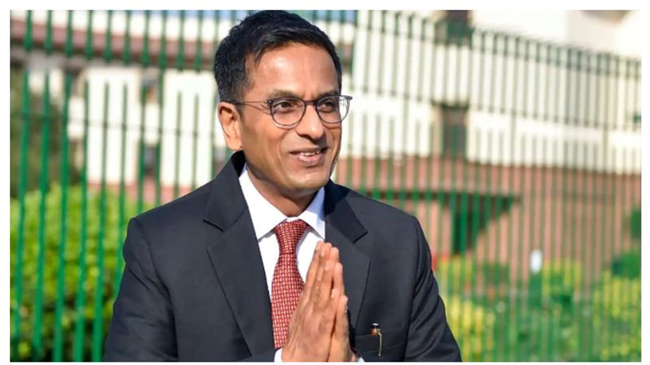 ട്രോളുകളിൽ നിന്ന് ജഡ്ജിമാർക്കും രക്ഷയില്ല, ആളുകൾക്ക് ക്ഷമയും സഹിഷ്ണുതയും കുറവ്; ചീഫ് ജസ്റ്റിസ് ഡിവൈ ചന്ദ്രചൂഡ് ട്രോളുകളിൽ നിന്ന് ജഡ്ജിമാർക്കും രക്ഷയില്ല, ആളുകൾക്ക് ക്ഷമയും സഹിഷ്ണുതയും കുറവ്; ചീഫ് ജസ്റ്റിസ് ഡിവൈ ചന്ദ്രചൂഡ്