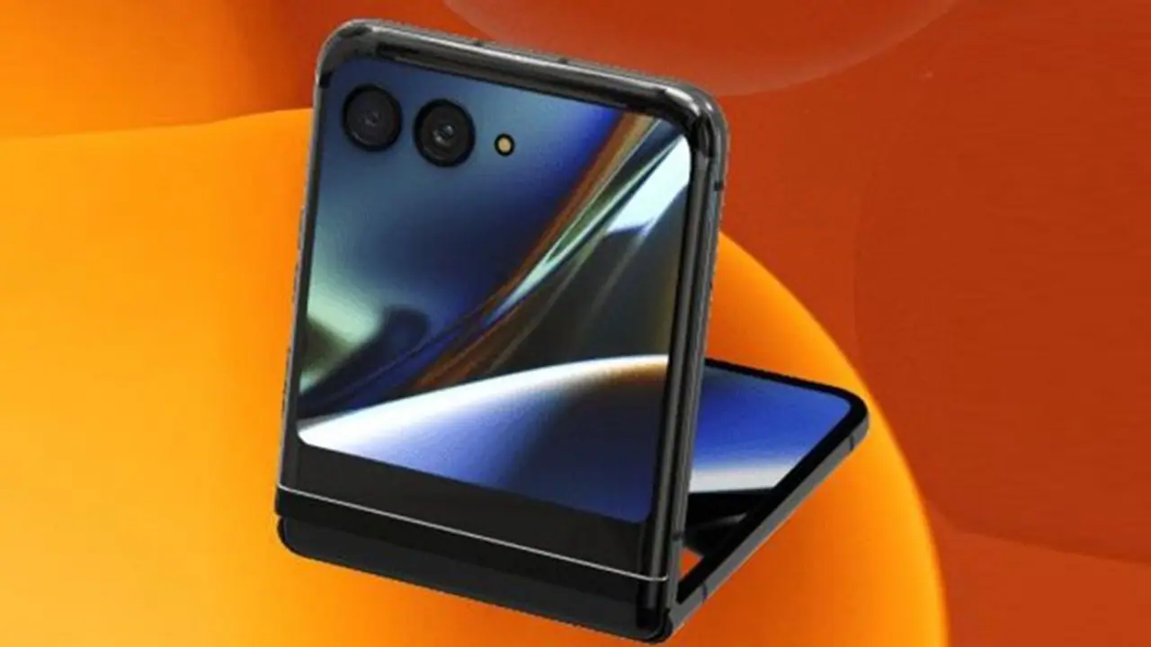 New Moto Razr foldable phone launching soon, CEO says 'it's much better' New Moto Razr foldable phone launching soon, CEO says 'it's much better'