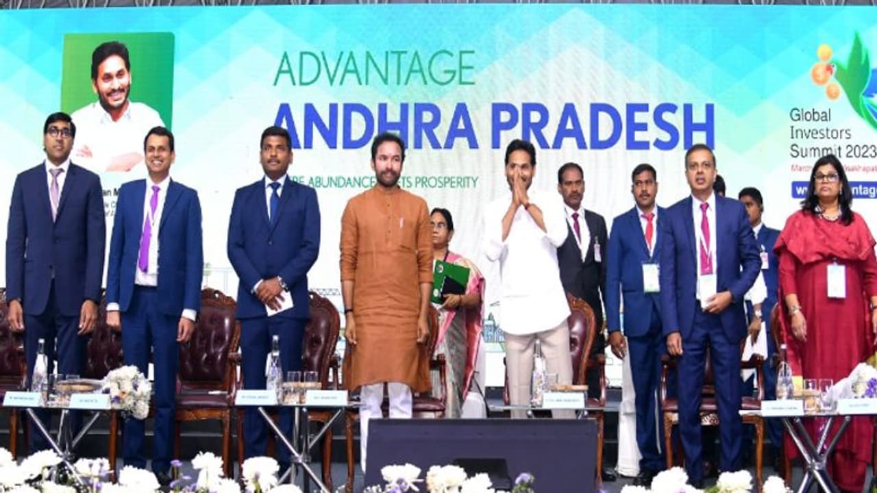 352 ఎంవోయూలు.. 13 లక్షల కోట్లకు పైగా పెట్టుబడులు.. చిత్తశుద్దితో అడుగులు: సీఎం జగన్ 352 ఎంవోయూలు.. 13 లక్షల కోట్లకు పైగా పెట్టుబడులు.. చిత్తశుద్దితో అడుగులు: సీఎం జగన్