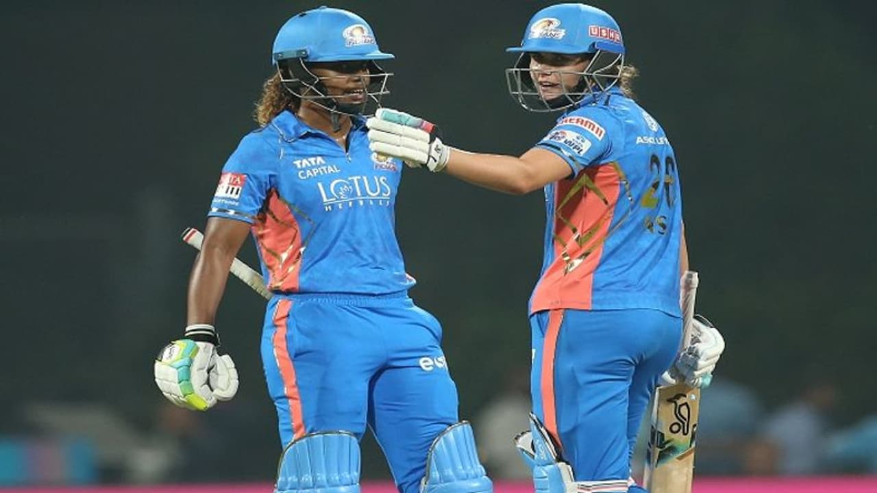 முதல் பவுண்டரி, முதல் சிக்சர், முதல் விக்கெட் எடுத்து வரலாற்றில் இடம் பிடித்த வீராங்கனைகள்! முதல் பவுண்டரி, முதல் சிக்சர், முதல் விக்கெட் எடுத்து வரலாற்றில் இடம் பிடித்த வீராங்கனைகள்!