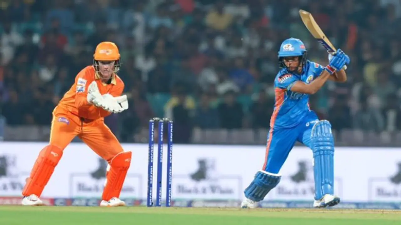 WPL 2023: ಉದ್ಘಾಟನಾ ಪಂದ್ಯದಲ್ಲಿ ಮುಂಬೈಗೆ ಸುಲಭ ತುತ್ತಾದ ಗುಜರಾತ್ ಜೈಂಟ್ಸ್ WPL 2023: ಉದ್ಘಾಟನಾ ಪಂದ್ಯದಲ್ಲಿ ಮುಂಬೈಗೆ ಸುಲಭ ತುತ್ತಾದ ಗುಜರಾತ್ ಜೈಂಟ್ಸ್