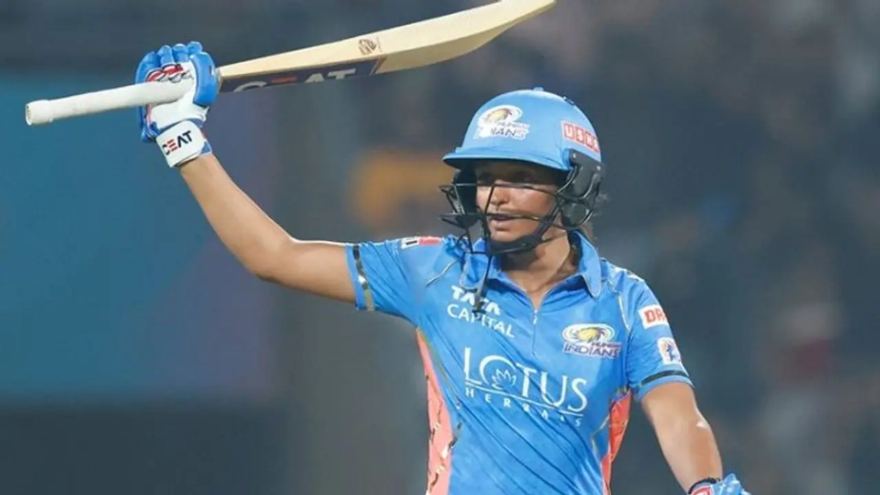 பின்னி பெடலெடுத்த ஹர்மன்ப்ரீத் கௌர், ஹைலீ மேத்யூஸ் மும்பை இந்தியன்ஸ் அசால்ட்டா 207 ரன்கள் குவிப்பு!