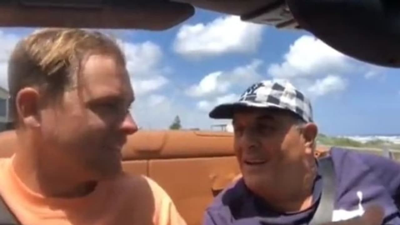 വിവാഹത്തിന് അനുഗ്രഹിക്കണമെന്ന് പറഞ്ഞ് മകളുടെ കാമുകൻ; അച്ഛന്റെ പ്രതികരണം നോക്കൂ... വിവാഹത്തിന് അനുഗ്രഹിക്കണമെന്ന് പറഞ്ഞ് മകളുടെ കാമുകൻ; അച്ഛന്റെ പ്രതികരണം നോക്കൂ...