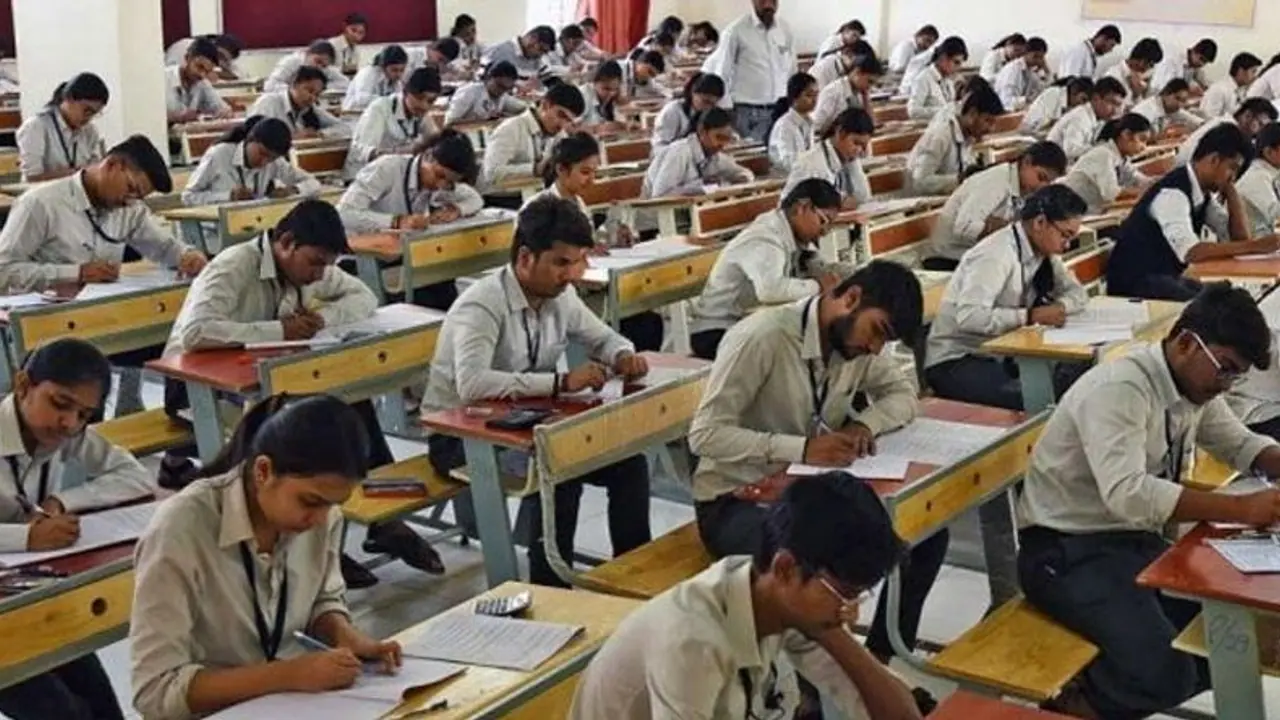 Maharashtra HSC 2023 Exam: Students to get six marks due to printing error in English exam