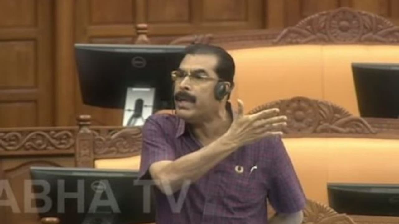 'നിങ്ങളെ പുകഴ്ത്തിയാൽ മാധ്യമ അവാര്ഡ്, ഇല്ലെങ്കിൽ കേസും അറസ്റ്റും'; സര്ക്കാരിനെതിരെ പികെ ബഷീര് 'നിങ്ങളെ പുകഴ്ത്തിയാൽ മാധ്യമ അവാര്ഡ്, ഇല്ലെങ്കിൽ കേസും അറസ്റ്റും'; സര്ക്കാരിനെതിരെ പികെ ബഷീര്