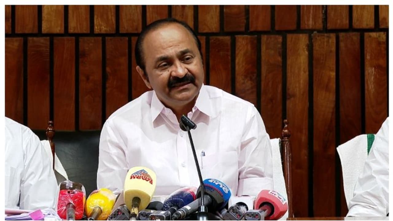 മെഡിക്കൽ കോളേജ് പീഡനം: പ്രതിയെ രക്ഷിക്കാൻ ശ്രമിക്കുന്നത് സിപിഎമ്മെന്ന് പ്രതിപക്ഷ നേതാവ് മെഡിക്കൽ കോളേജ് പീഡനം: പ്രതിയെ രക്ഷിക്കാൻ ശ്രമിക്കുന്നത് സിപിഎമ്മെന്ന് പ്രതിപക്ഷ നേതാവ്