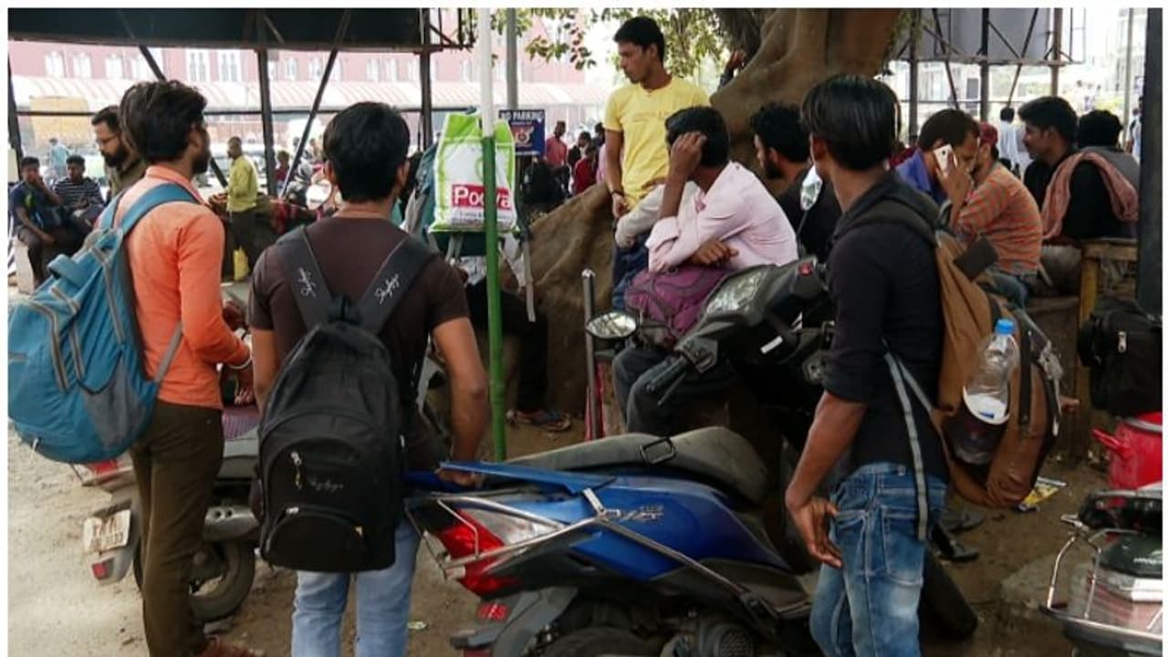 കൂട്ടക്കൊലയെന്ന് വ്യാജവാർത്ത; തമിഴ്നാട്ടിൽ അതിഥി തൊഴിലാളികളുടെ പലായനം മൂന്നാം ദിവസവും തുടരുന്നു